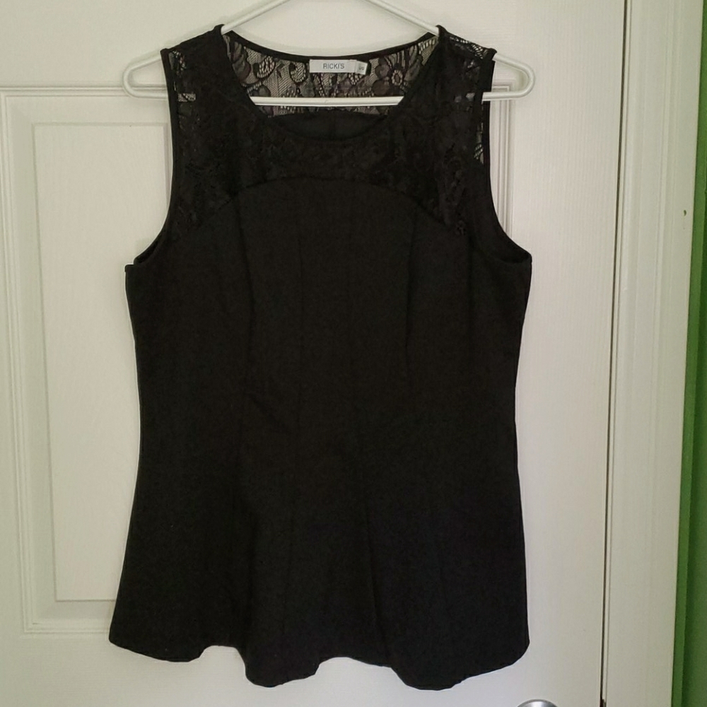 Ricki's top